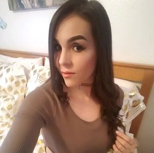 Meet your Posher, Fatima